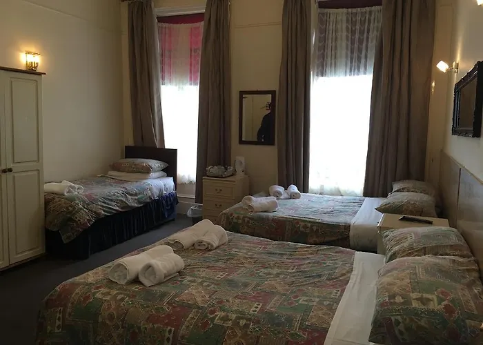 Smiths Hotel